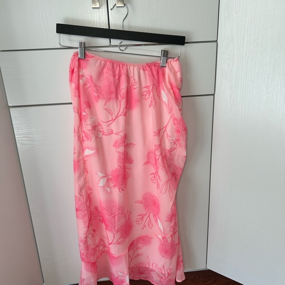 Pink patterned midi/maxi skirt - Picture 5 of 7